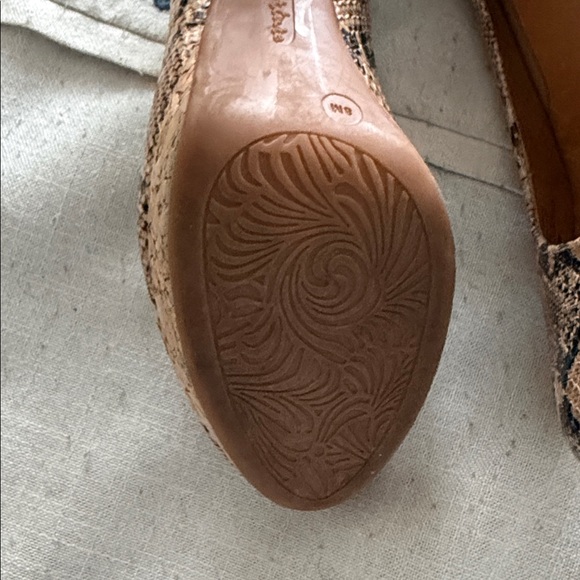 Nurture Snakeskin leather Cork Heel Pumps size 8 4” heel - Picture 4 of 16